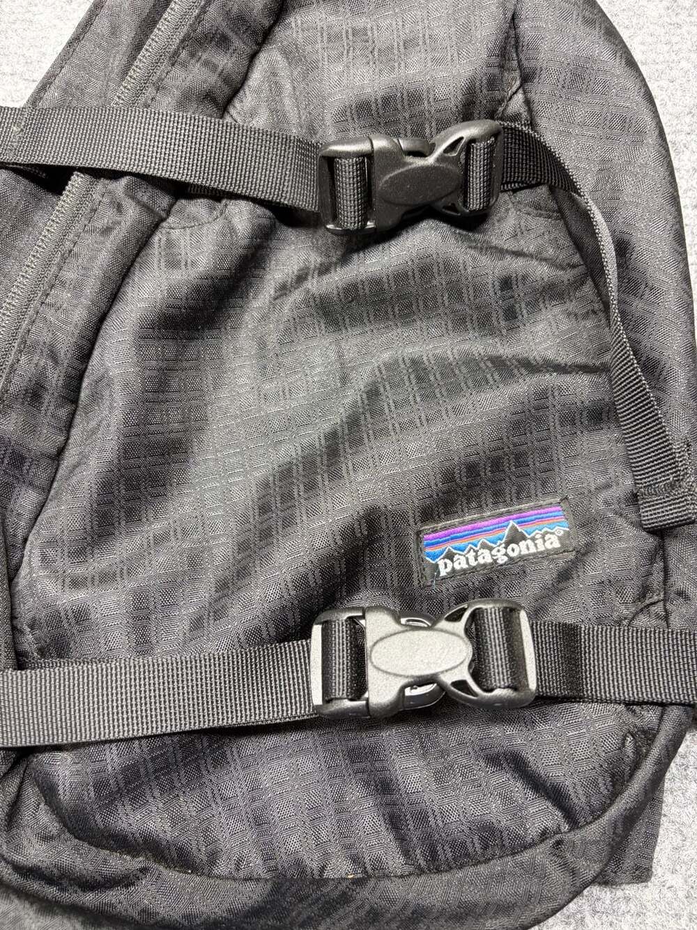 Patagonia Atom Sling Black Crossbody padded Backpack One Size Hiking Outdoor zip
